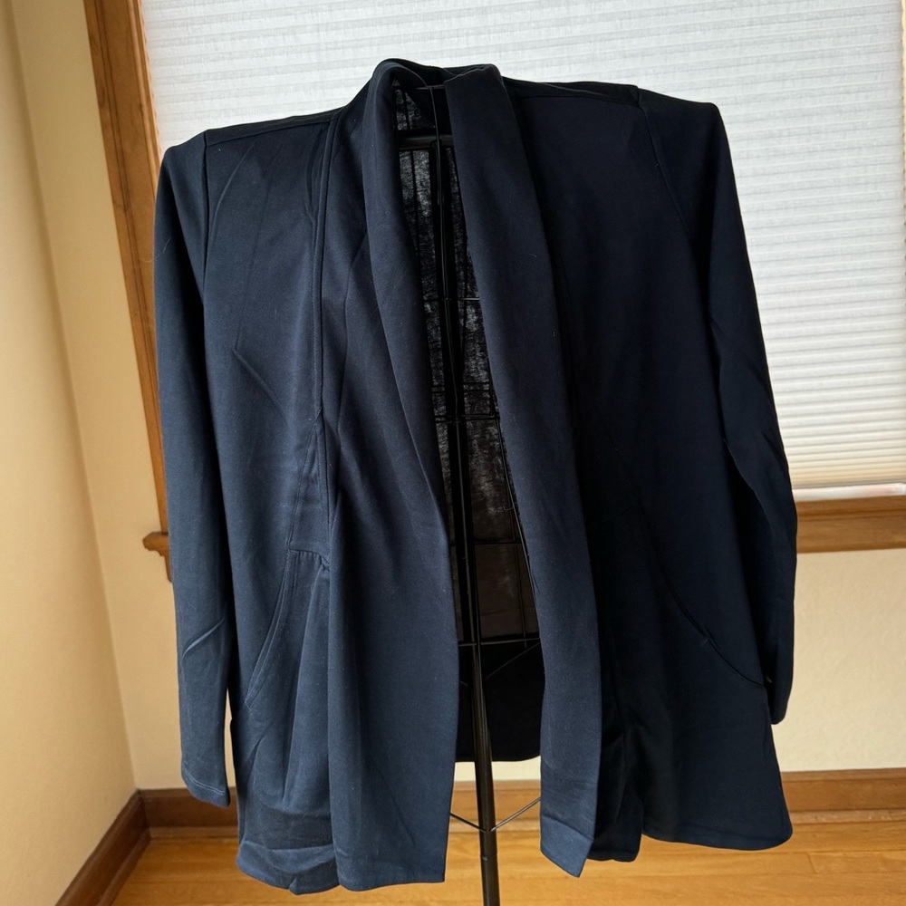 Elevate jacket size L new